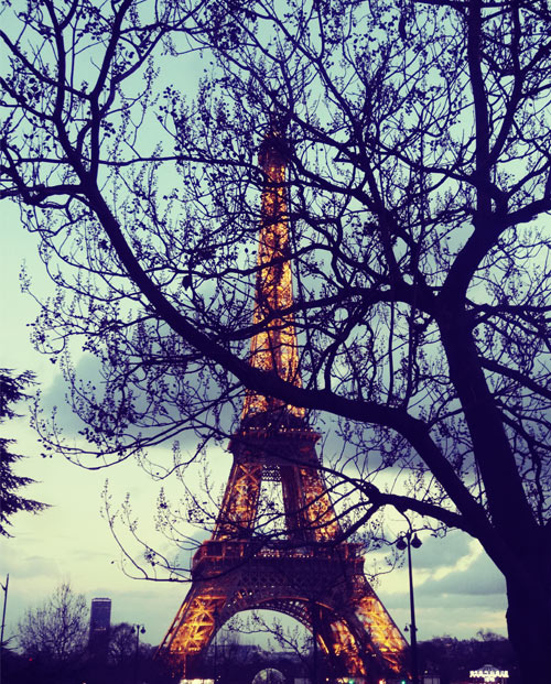 La tour Eiffel au crépuscule