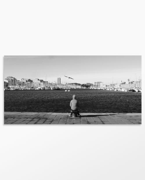 Tableau panoramique noir et blanc Contemplation du port de Marseille