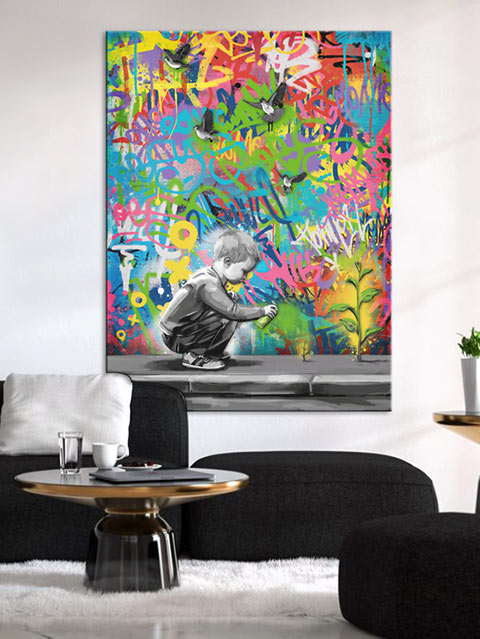 Un tableau coloré est idéal pour décorer un mur blanc
